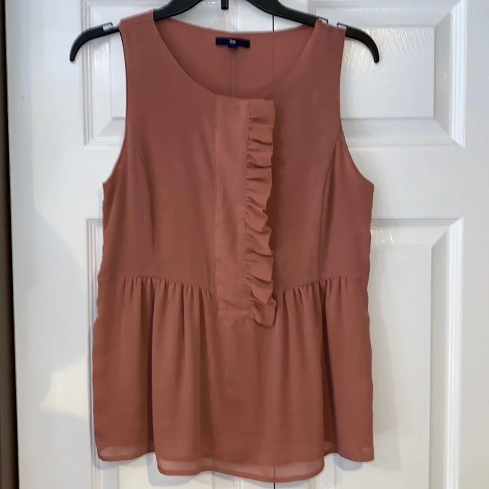 Gap size small ruffle tank - Picture 1 of 3
